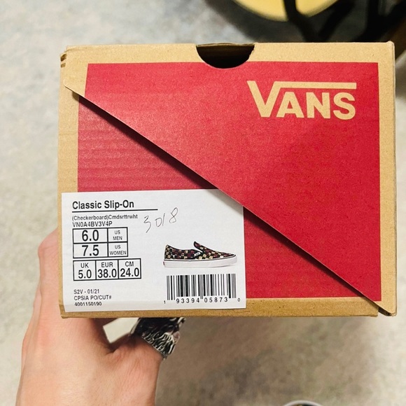 NIB Women Size 7.5 Vans Classic Slip-on Checkboard Shoes Camo-desert/True White - Picture 5 of 11